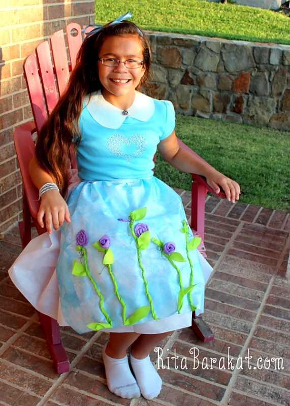 08 - Rita Barakat - Homemade Alice in Wonderland Costume